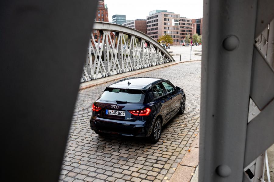  Audi A1 citycarver 2019 года  (WW) (фото 2 из 20)